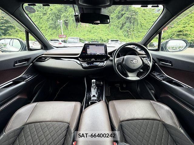 Toyota C-HR 2018-04 7902402-1