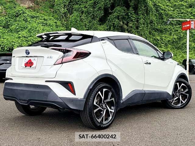 Toyota C-HR 2018-04 7902402-2