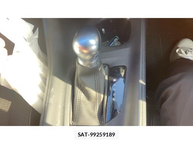 Toyota C-HR 2019-02 7960936-13