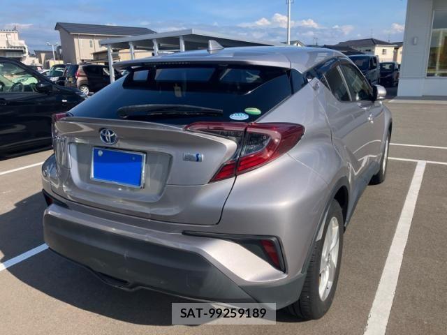 Toyota C-HR 2019-02 7960936-2