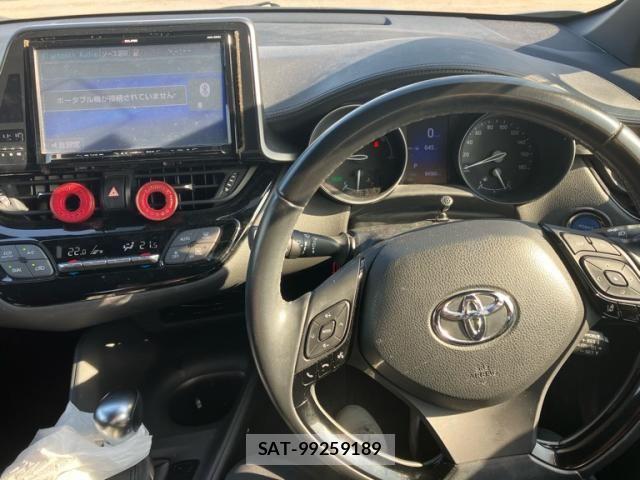 Toyota C-HR 2019-02 7960936-4