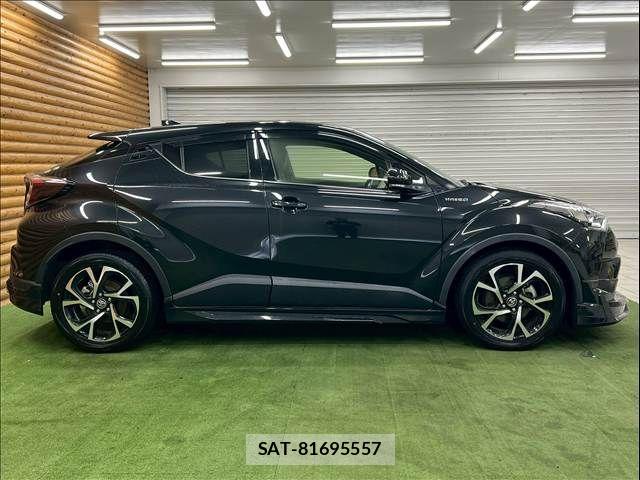 Toyota C-HR 2017-07 7960931-14