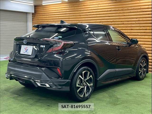 Toyota C-HR 2017-07 7960931-16