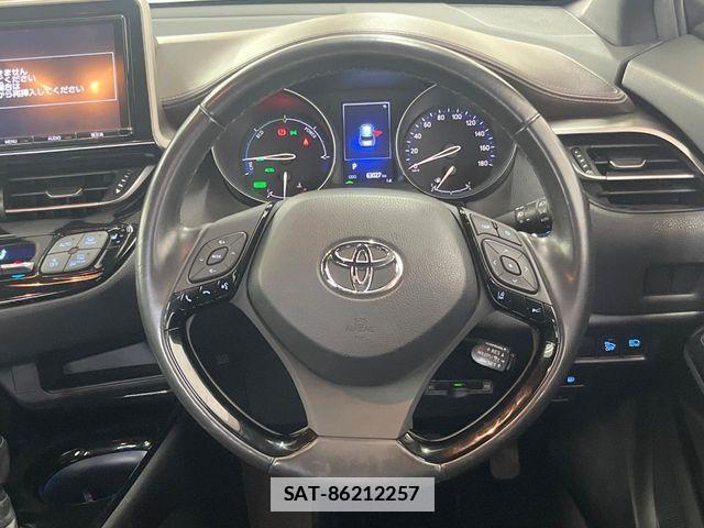 Toyota C-HR 2017-03 7960934-10