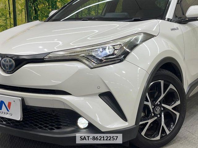 Toyota C-HR 2017-03 7960934-11