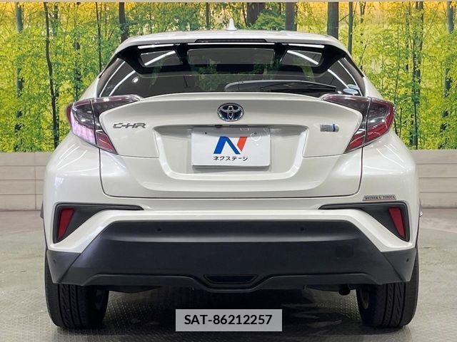 Toyota C-HR 2017-03 7960934-14