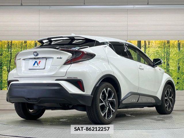 Toyota C-HR 2017-03 7960934-16