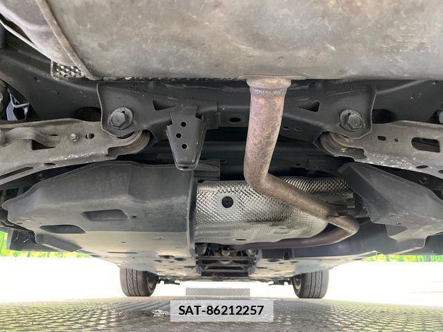 Toyota C-HR 2017-03 7960934-18
