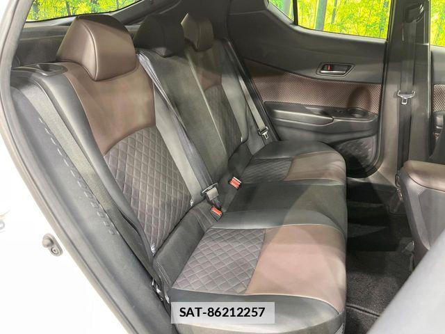 Toyota C-HR 2017-03 7960934-8