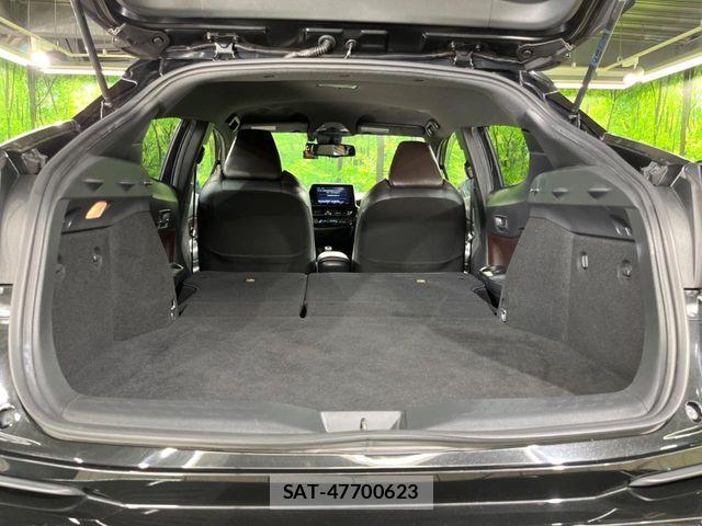 Toyota C-HR 2017-06 7960935-10