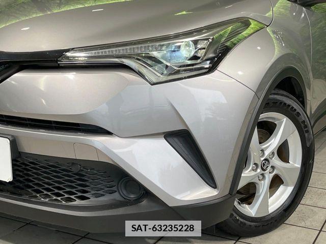 Toyota C-HR 2018-10 7960933-11