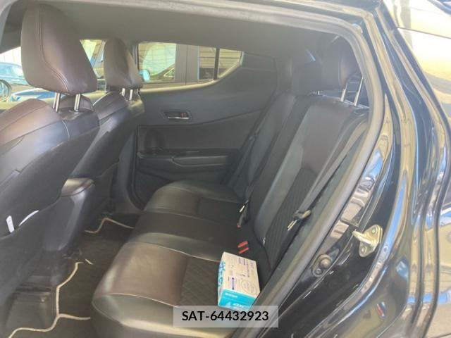 Toyota C-HR 2018-05 7978785-11