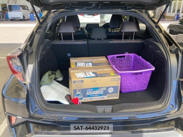Toyota C-HR 2018-05 7978785-13