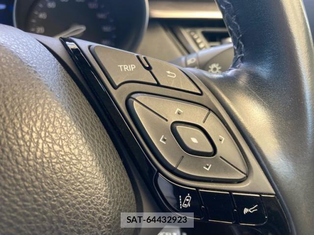 Toyota C-HR 2018-05 7978785-23