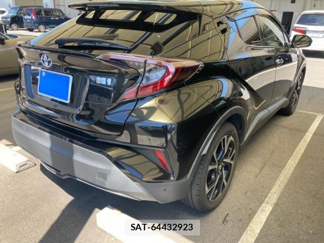 Toyota C-HR 2018-05 7978785-2