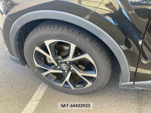 Toyota C-HR 2018-05 7978785-7