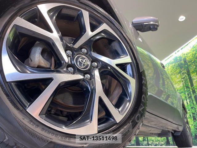 Toyota C-HR 2017-06 7978783-12