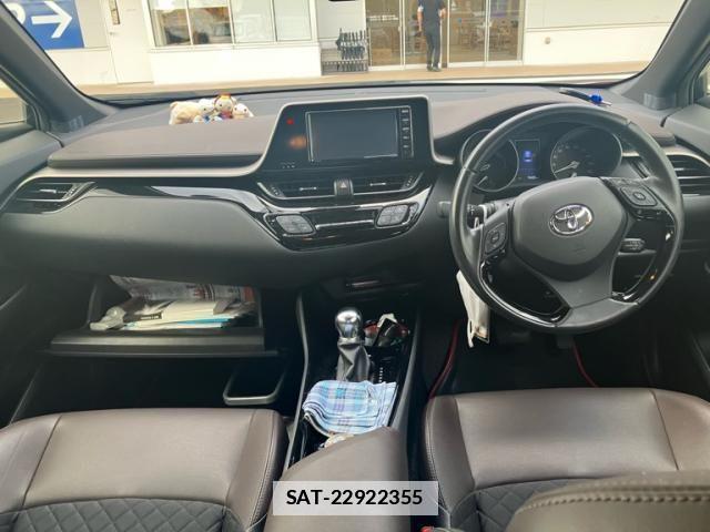 Toyota C-HR 2019-03 7978784-11