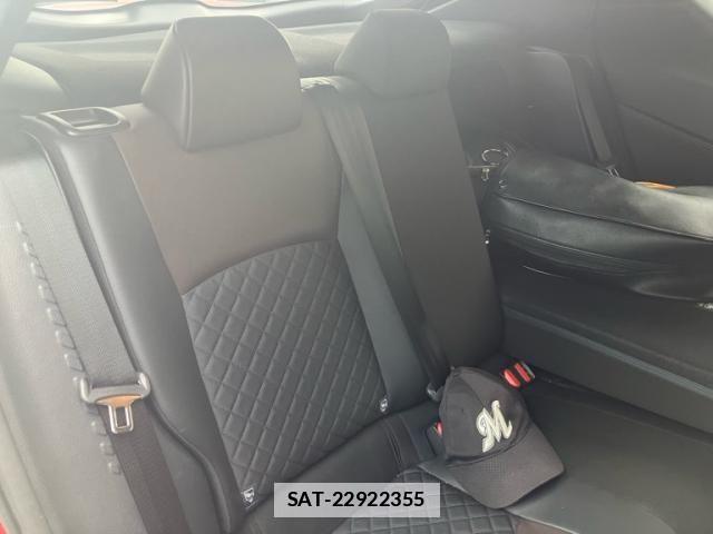Toyota C-HR 2019-03 7978784-15
