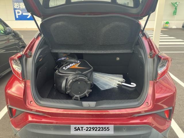 Toyota C-HR 2019-03 7978784-16
