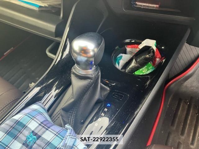Toyota C-HR 2019-03 7978784-25