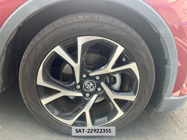 Toyota C-HR 2019-03 7978784-8