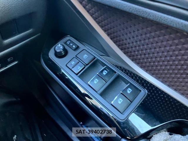 Toyota C-HR 2019-08 8034809-11