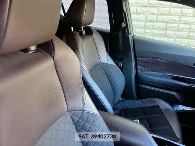 Toyota C-HR 2019-08 8034809-6