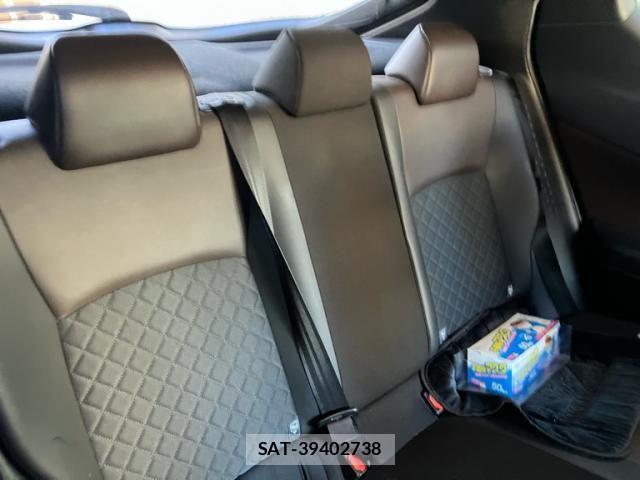 Toyota C-HR 2019-08 8034809-7