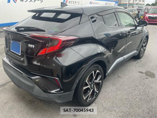 Toyota C-HR 2017-03 8034810-9