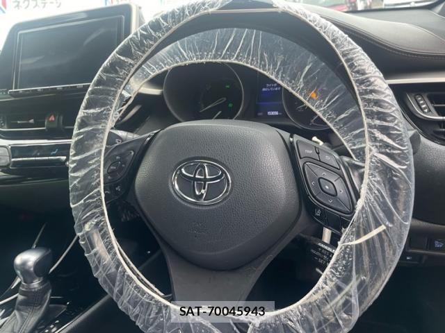Toyota C-HR 2017-03 8034810-19