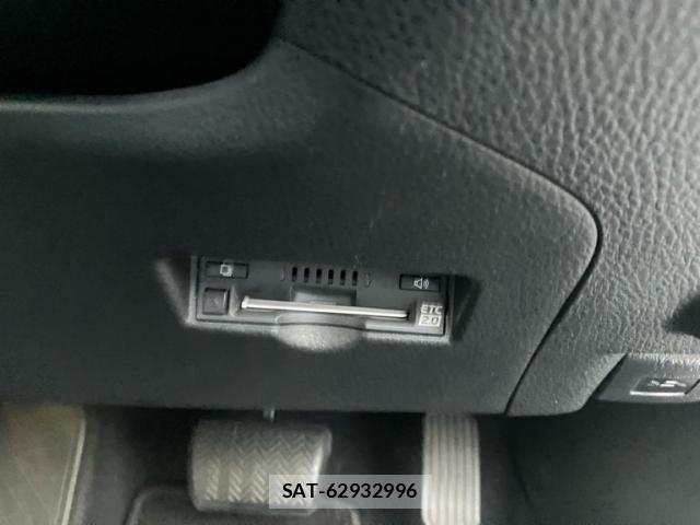 Toyota C-HR 2017-12 8034806-18