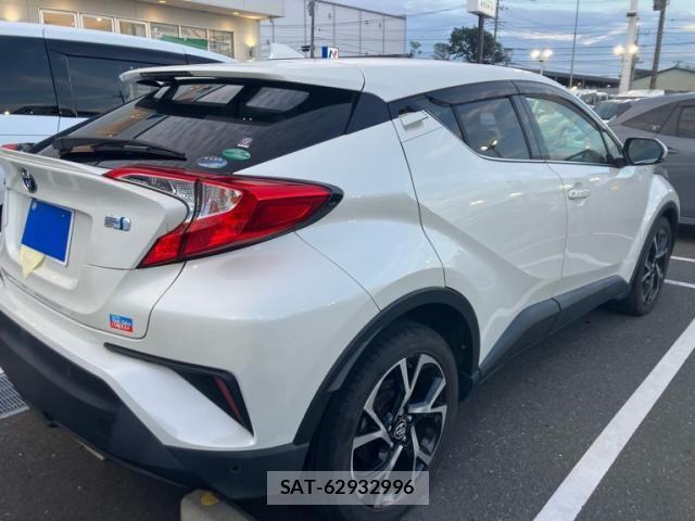 Toyota C-HR 2017-12 8034806-4
