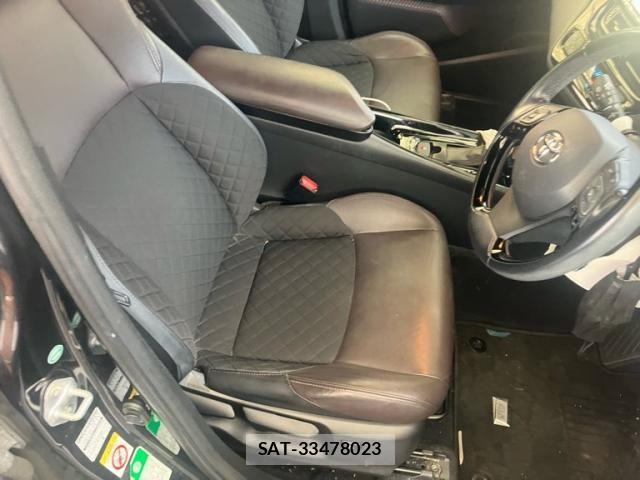 Toyota C-HR 2017-12 8034811-15