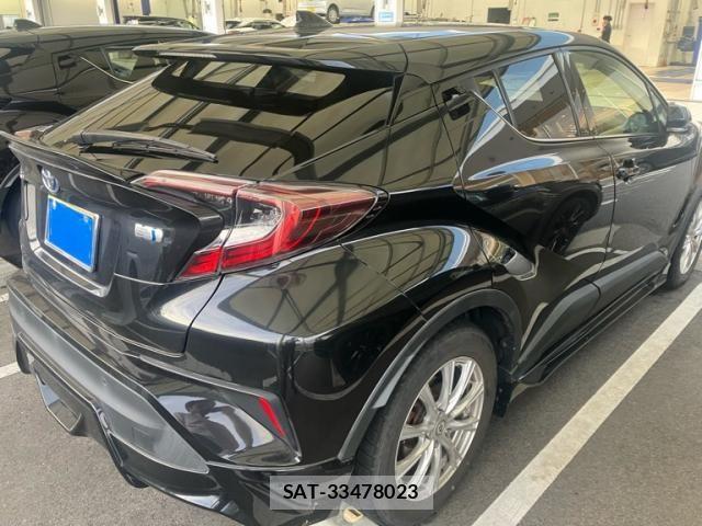 Toyota C-HR 2017-12 8034811-5