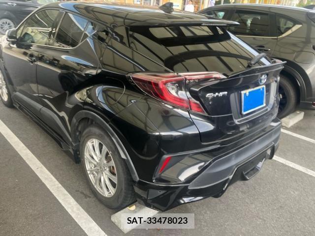 Toyota C-HR 2017-12 8034811-6