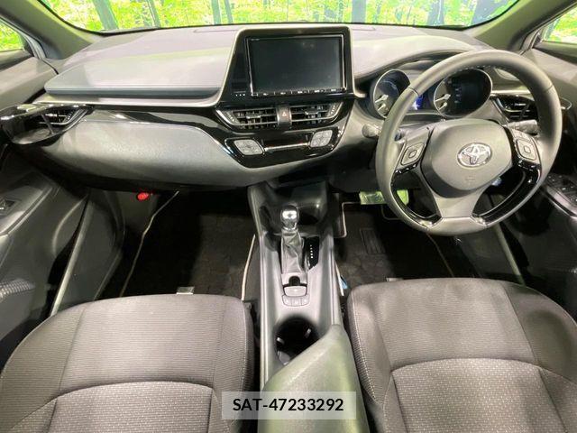 Toyota C-HR 2018-01 8034812-1