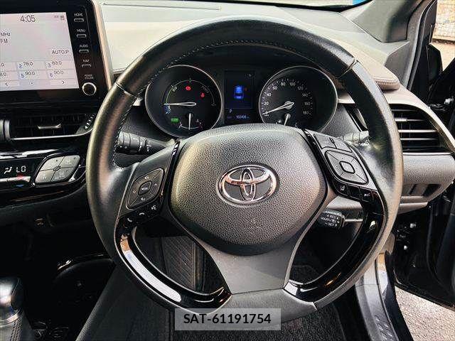 Toyota C-HR 2020-04 8034799-11