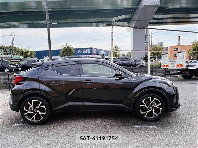 Toyota C-HR 2020-04 8034799-17