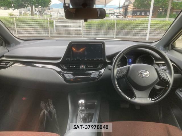 Toyota C-HR 2019-08 8034798-13