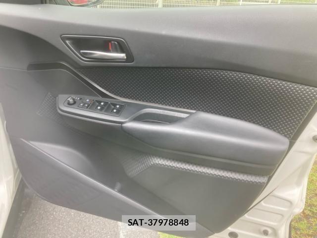 Toyota C-HR 2019-08 8034798-18