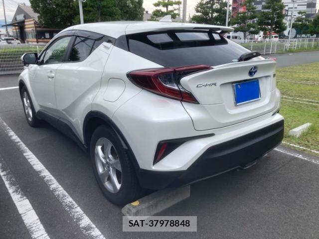 Toyota C-HR 2019-08 8034798-2