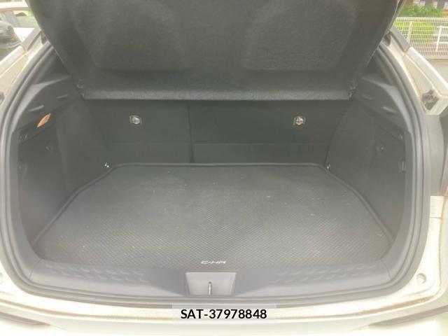 Toyota C-HR 2019-08 8034798-5