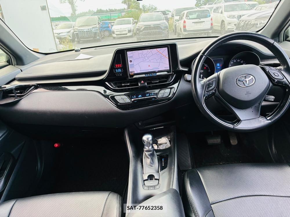 Toyota C-HR 2017-08 7974301-12