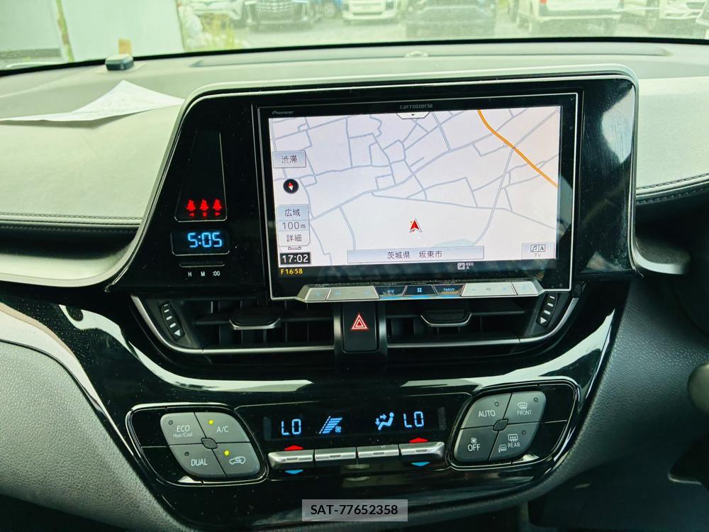 Toyota C-HR 2017-08 7974301-17