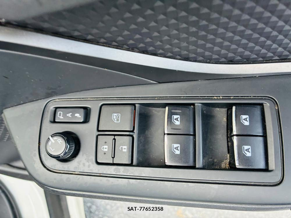 Toyota C-HR 2017-08 7974301-20