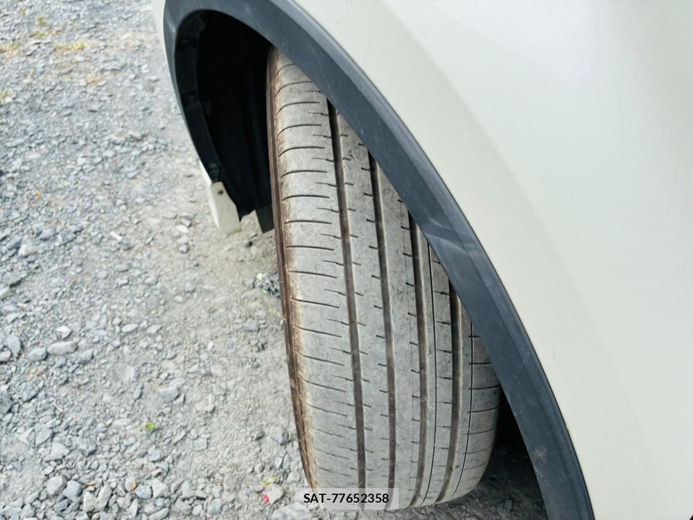 Toyota C-HR 2017-08 7974301-30