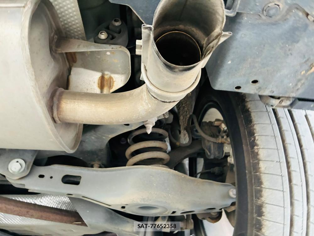 Toyota C-HR 2017-08 7974301-32