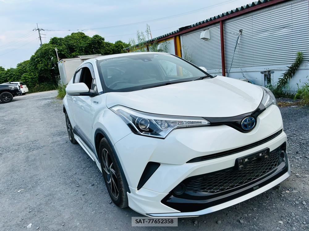 Toyota C-HR 2017-08 7974301-6