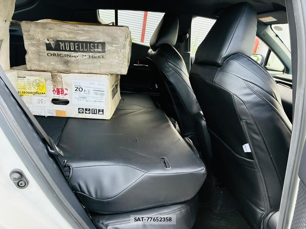 Toyota C-HR 2017-08 7974301-8